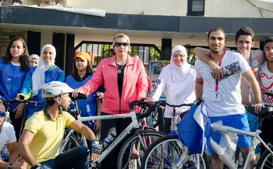 رئيسة نادي النصر: سبقنا السيسي في قيادة الدراجات
