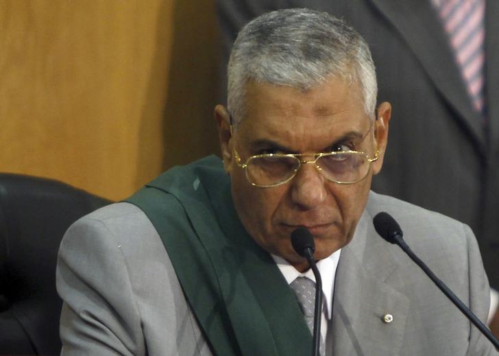 قاضي محاكمة مبارك: ظروفي الصحية حالت دون إصدار الحكم في القضية واضطررت لتأجيلها