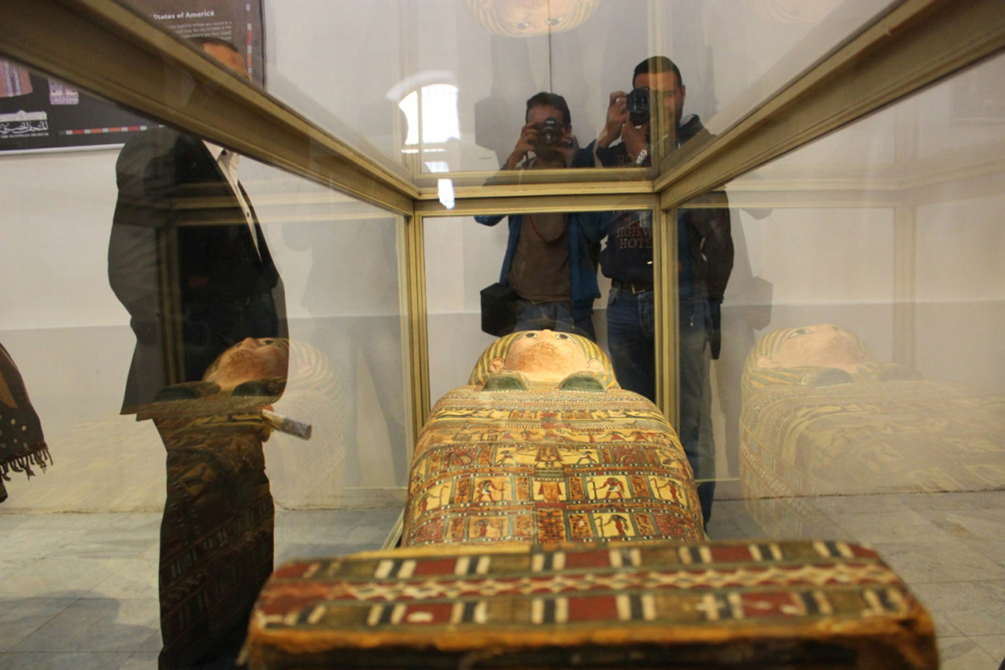 الدماطي يفتتح المعرض المؤقت للآثار المستردة من الخارج بالمتحف المصري