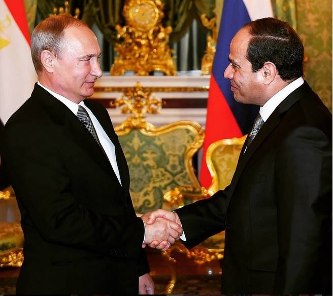 روسيا تكسب القلوب في مصر بدعم من الكيمياء بين بوتين والسيسي