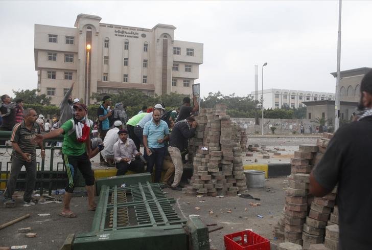 موقع إخواني: مستشفى رابعة العدوية أغلق أبوابه أمام الإصابات الجديدة لنفاد الأدوية والتجهيزات