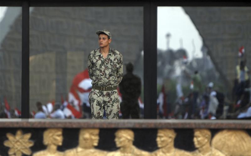وكالة أنباء الشرق الأوسط: القوات المسلحة تبدأ الانتشار في القاهرة والمحافظات