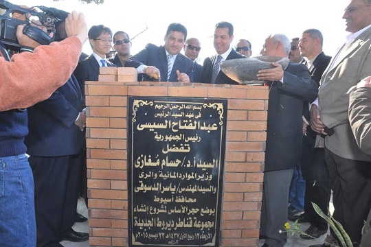 وزير الري يضع حجر أساس قناطر ديروط الجديدة بأسيوط بتكلفة 420 مليون جنيه
