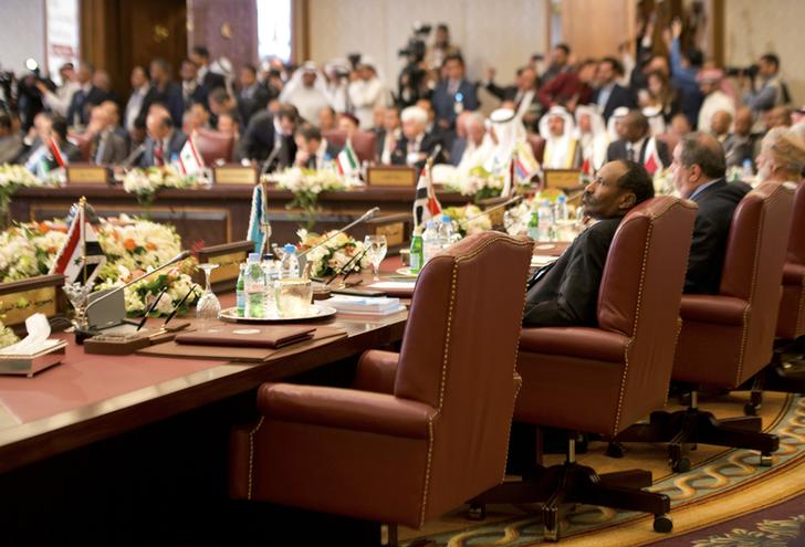 الخلافات حول السياسة الخارجية تخيم على القمة العربية بالكويت