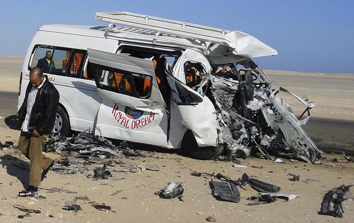 وكالة: مقتل 12 شخصا وإصابة 6 آخرين في حادث تصادم بمحافظة الوادي الجديد