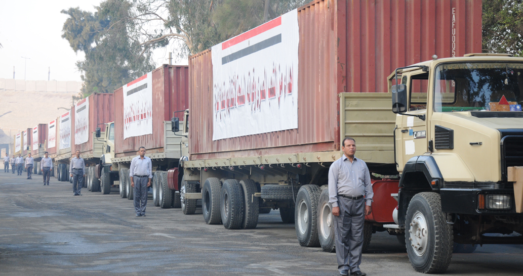 القوات المسلحة ترسل 200 طن من المواد الغذائية إلى قطاع غزة