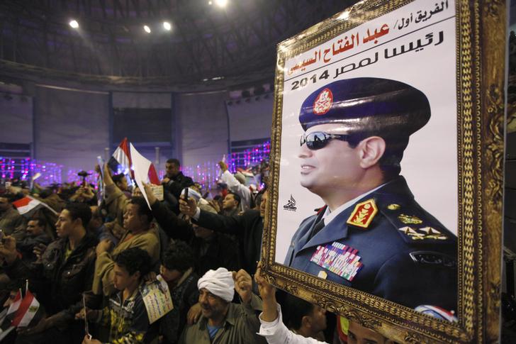 وول ستريت جورنال: الجنرال المصري يواجه مخاطر سياسية بترشحه للرئاسة