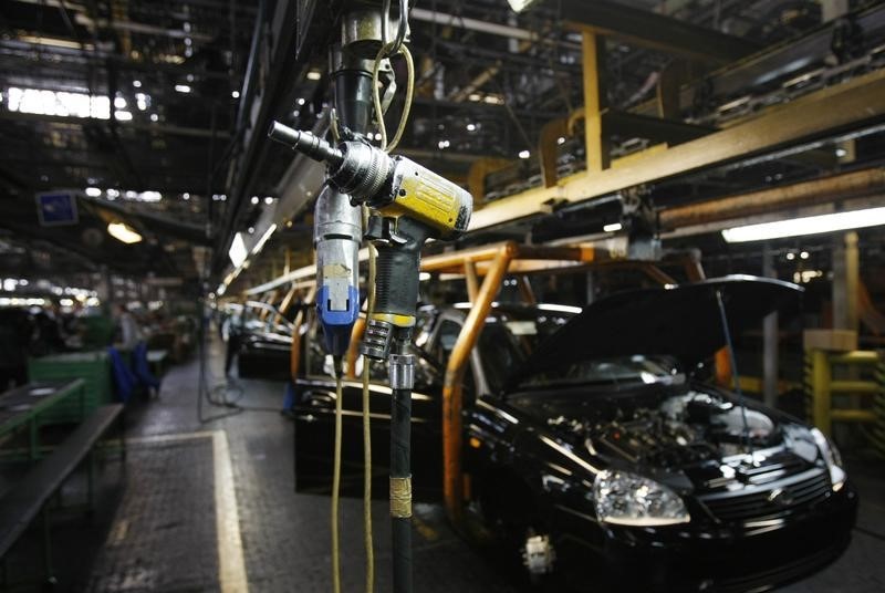 رئيس الوزراء يطالب وزارة الإنتاج الحربي بالدخول في صناعة السيارات
