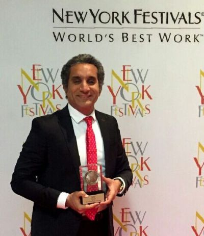 باسم يوسف يفوز بالجائزة الفضية لأفضل مذيع علي مستوى العالم عن برنامج 